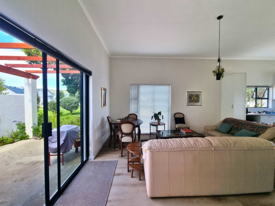 2 Bedroom Property for Sale in Sandbaai Western Cape